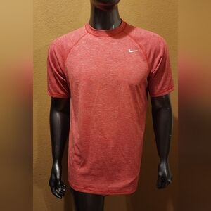 NIKE DRI-FIT NWT Mens T-Shirt  UPF 40+